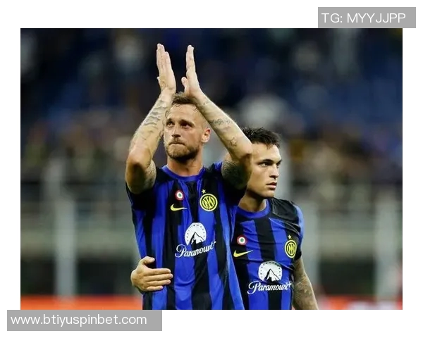 意天空预测国米对科莫首发阵容奥古斯托出任右边翼卫劳塔罗与小图搭档前锋