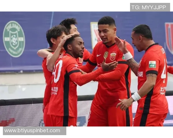 海港队结束假期重返训练全力备战中超收官战争取佳绩 海港队结束假期重返训练全力备战中超收官战争取佳绩