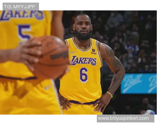 夸梅质疑詹姆斯年龄问题为何仍能完成隔人扣篮的表现